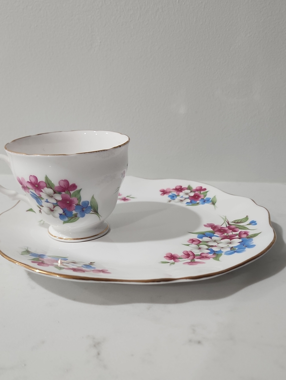 ☕️Royal Vale Floral Teacup and Saucer Set in White & Pink